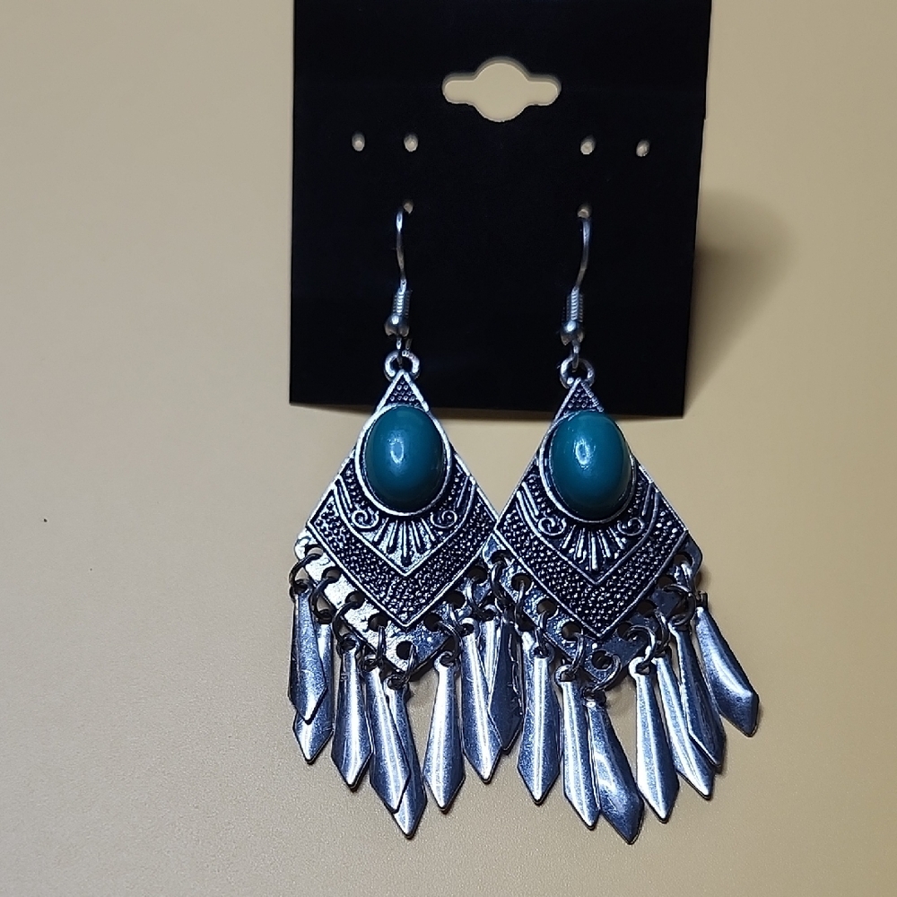 Earrings Silver and Turquoise Dangle Earrings - Picture 1 of 2